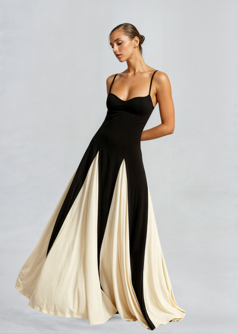 Alwen | Women's Fitted Sweetheart Neckline Maxi Dress with Flared Skirt