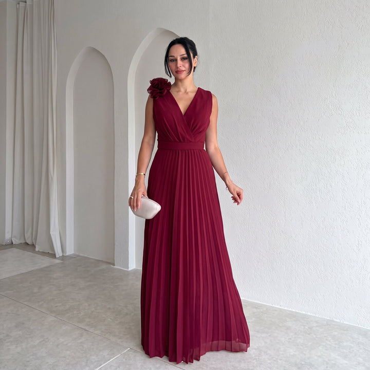 Charlotte | Women's Pleated Sleeveless Floral Applique Evening Gown
