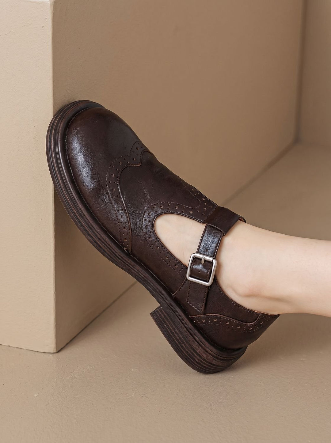 Evelyn | Women's Vintage Brogue T-Strap Buckle Mary Jane Flats