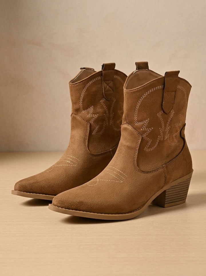 Scarlett | Women's Wide-Calf Embroidered Slip-On Western Cowboy Boots
